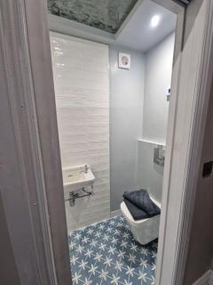 Garden Barn Studio, sleeps 3 - - 7