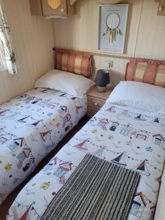 Caravan at Harbour House - Moelfre - 2