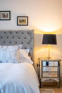 Exclusive New City Center Designer Mews Home - Chester - 1