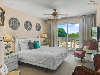 SMP 102 - Beachfront Condo - 2 Sets Beach Service! - Fort Walton Beach - 1