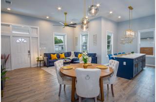 Trendy Historical Home Near Downtown Attractions - San Antonio - 2