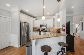 The Victorian off Main Street - 5