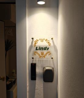 Lindy S - Athene - 8