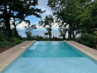 Casa Lora lakefront with a pool - - 9