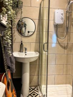 J&W Apartments with free parking - 5