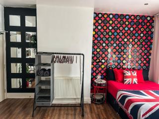 J&W Apartments with free parking - 1