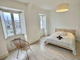 WonderHost, la Suite de Margot en hypercentre - Pau - 0