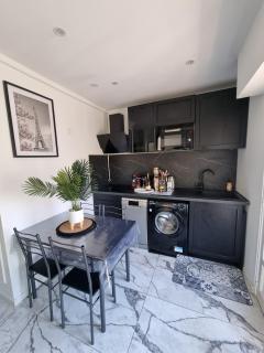 T2 neuf centre ville Saint Raphaël avec terrasse et parking gratuit, kit linge et serviettes offerts ,prés de la plage et commerces! - Saint-Raphaël - 1