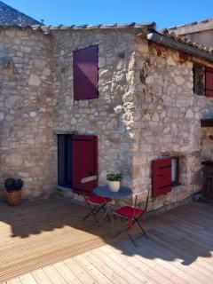 Chez Danièle chambre avec jacuzzi et terrasse privée - Murs - 1