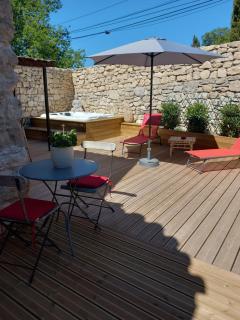 Chez Danièle chambre avec jacuzzi et terrasse privée - Murs - 3