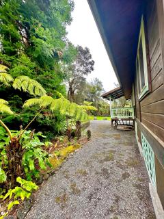 Volcano Hideaway Cabin as seen on HGTV - Volcano - 8