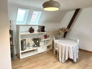 Dans Maison privée Appartement de charme, 70m2 avec pergola Et jardin à 15min centre de Strasbourg Chez Regine - 1