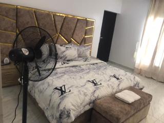 BJ's SHORTLET OGOMBO ROAD - Lagos - 2