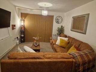 A stunning room in a 2 bed apartments in the heart of Medway - Gillingham - 0