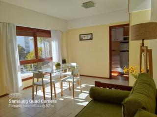 Luminoso departamento a cuatro cuadras del mar - 0