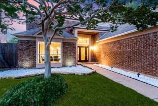 4 bed Grand Prairie Luxury House, Prime Location! - Grand Prairie - 3