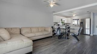 2 bedroom 2 bathroom apartment in Cape Coral yacht club area - 4
