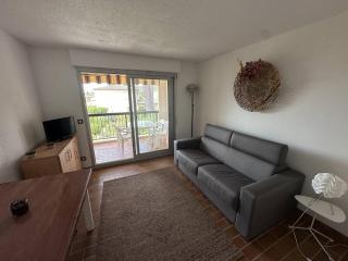 Studio avec Terrasse, Piscine et Parking à 100m de la Plage - Les Issambres - FR-1-768-81 - 8