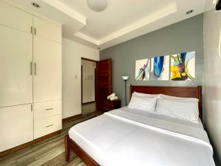 Bella Homes 6BR 4Bath near Rotunda - Tagaytay - 1