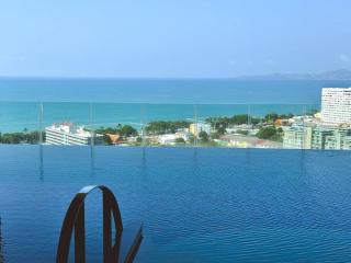 NEW! Riviera Ocean Drive Cosy Queen Studio Seaview - 3