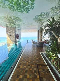 NEW! Riviera Ocean Drive Cosy Queen Studio Seaview - 1
