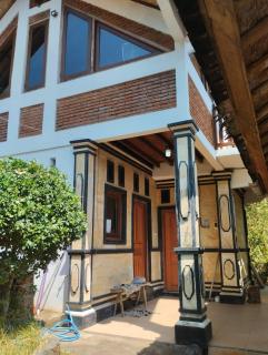 Yoga bale house - 2