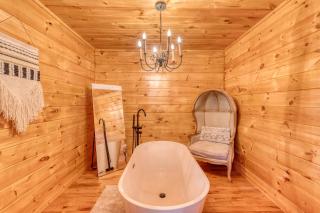 Summer by the Creek - Hot Tub - Game Room - Fishing - Blue Ridge - 6