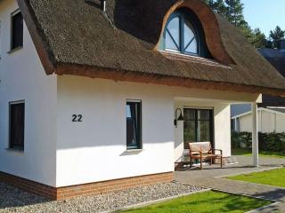 Rebecka Comfortable holiday residence - Glowe - 9