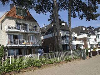 On the spa promenade - 7