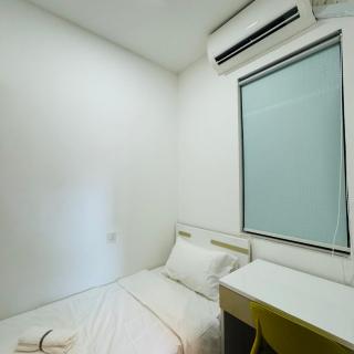 Cozy 2B1R 3pax Condo Forest City C3-1002 - 4