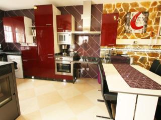 Basket, second home Comfortable Vacation Home - Miraflor - 4