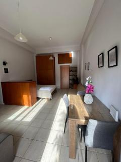 Seaside Studio 2 ( 30 meters from the beach ) - Kalamata - 2
