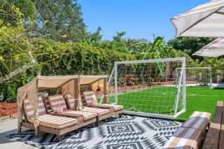 Luxury 8-BR Villa w Pool Soccer - 20 Guests - Largo - 7