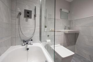 Modern,Bright and spacious 2 bed - 9