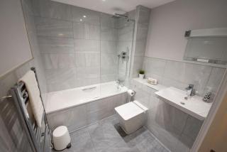 Modern,Bright and spacious 2 bed - 1