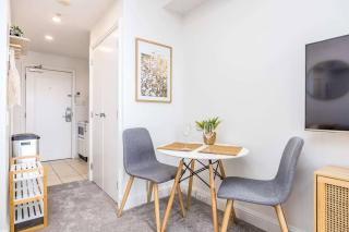 CBD Studio Getaway - 5
