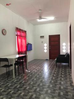 Homestay Idaman B B with 2 room aircond 2 Quen Bed and Not Sharing Room -Privacy - Kuala Terengganu - 8