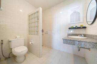5 mins walk Bangla,beach,3BR - 4