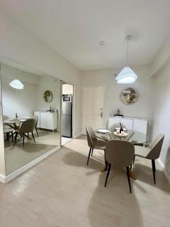 Relax in style: Modern Airbnb and Netflix - Manila - 5