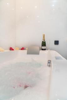 Paradise+ With Jacuzzi In the heart of Athens! - Atene - 8