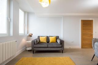 Cosy, Bright and Spacious Flat - 6