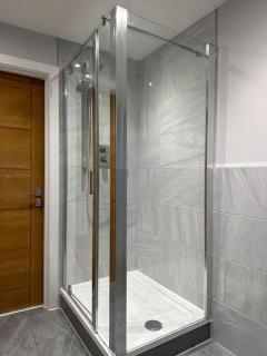 Modern, spacious with s/king bed Apartment - Brentwood - 5