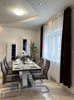 flumen stays I Cozy house with free parking - Prag - 2