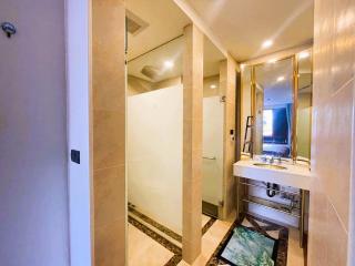 Espana (Pool Access) 2 Bedrooms - 2