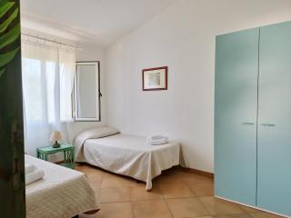Villa Scogliera - Appartamenti con veranda a circa 700 mt dalla spiaggia di Fuile e Mare - Cala Liberotto - 6