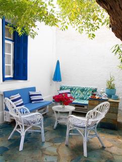 Small traditiional home near the shops and restaurants in Korissia, Kea - 4