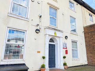 The Trinity Lodge - Self Serviced - West Bromwich - 9