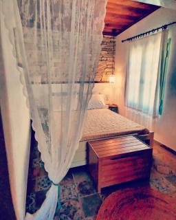 Vasilis' kalivi - Città di Skiathos - 8