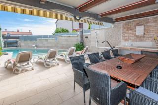 Villa Balu, a charming apartment with pool near Pula - Vinkuran - 9