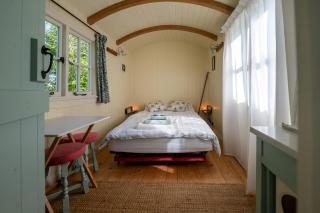 The Shepherd's Hut at Beechcroft - 4
